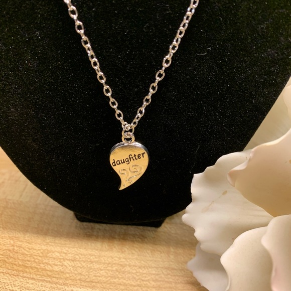 Lovely Mother & Daughter Necklace - Picture 4 of 4
